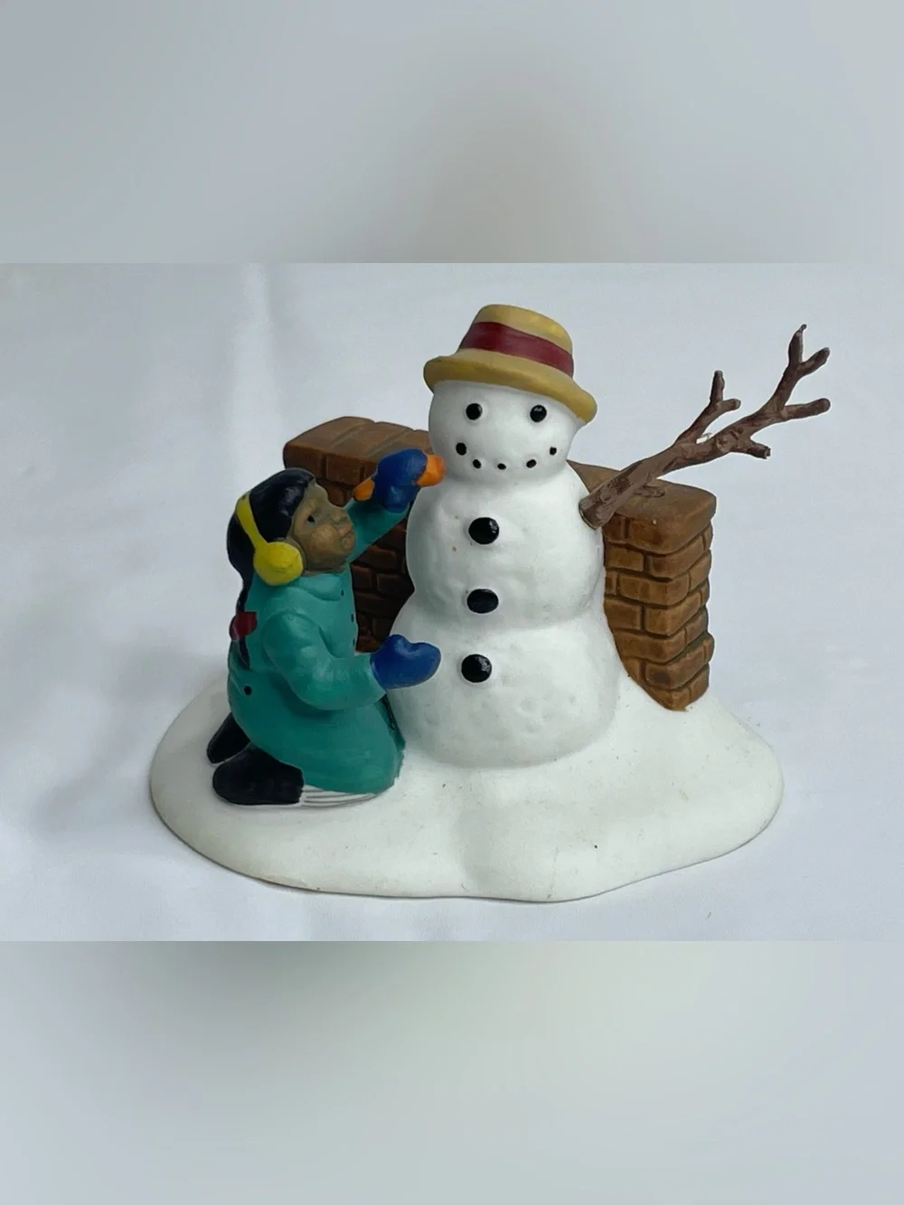 Department 56 The Heritage Village Collection “Playing In The Snow” One Figurine